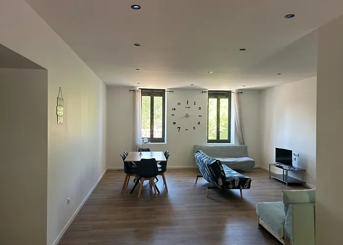 Beautiful Equipped Semi-detached House