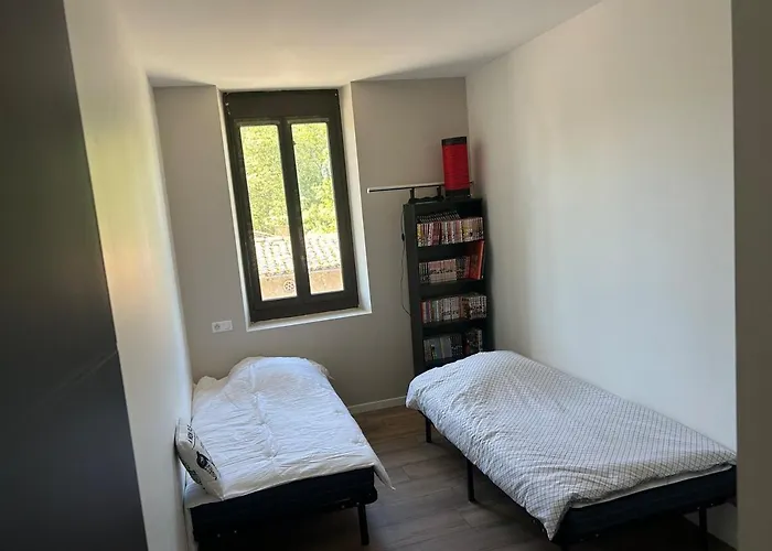 Beautiful Equipped Semi-detached House 度假居 *